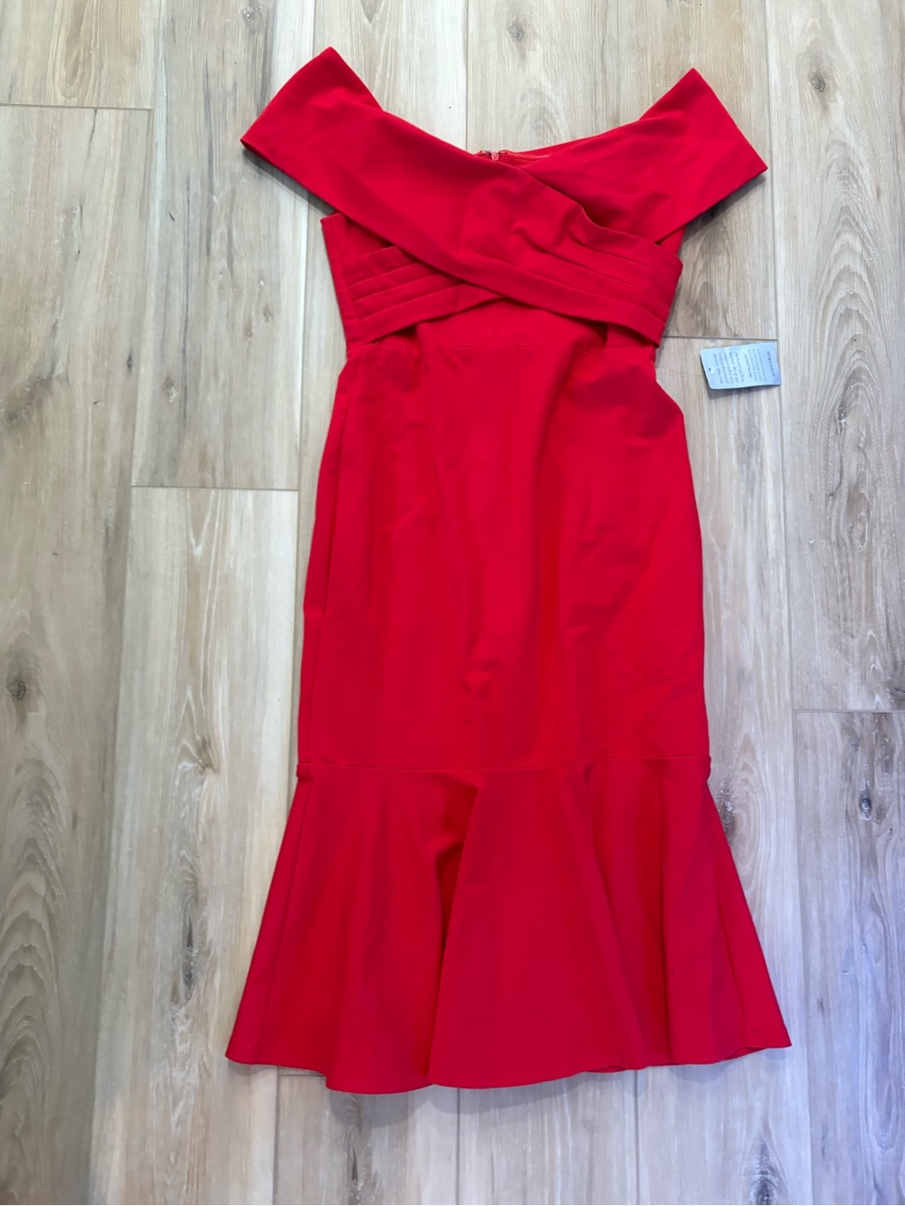 Petal & Pup Red Off-Shoulder Midi Dress - Picture 4 of 8